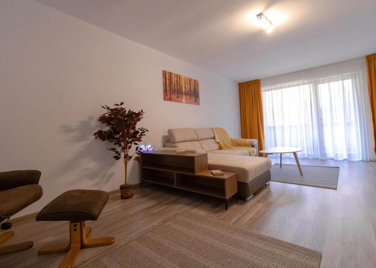 Transylvanian Apt. W/ Lrg. Terrace And Parking - Karpatenhaus บราชอฟ ภายนอก รูปภาพ