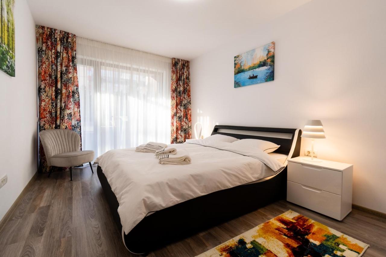 Transylvanian Apt. W/ Lrg. Terrace And Parking - Karpatenhaus บราชอฟ ภายนอก รูปภาพ